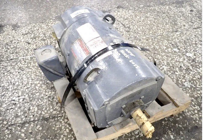 GE Kinamatic DC Electric Motor 20 HP, 1750/2300 RPM, 500 V, 5CD164MA012A136 NICE