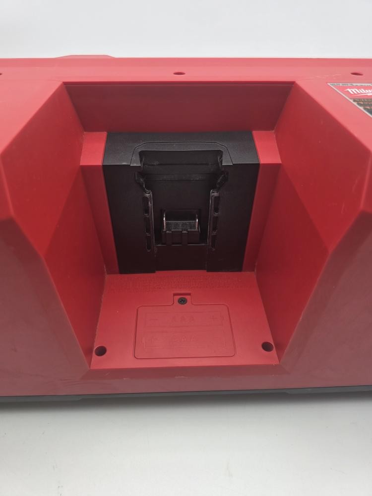 Milwaukee 2952-20 M18 18V Bluetooth AM/FM Rugged Jobsite Work Radio – Tested
