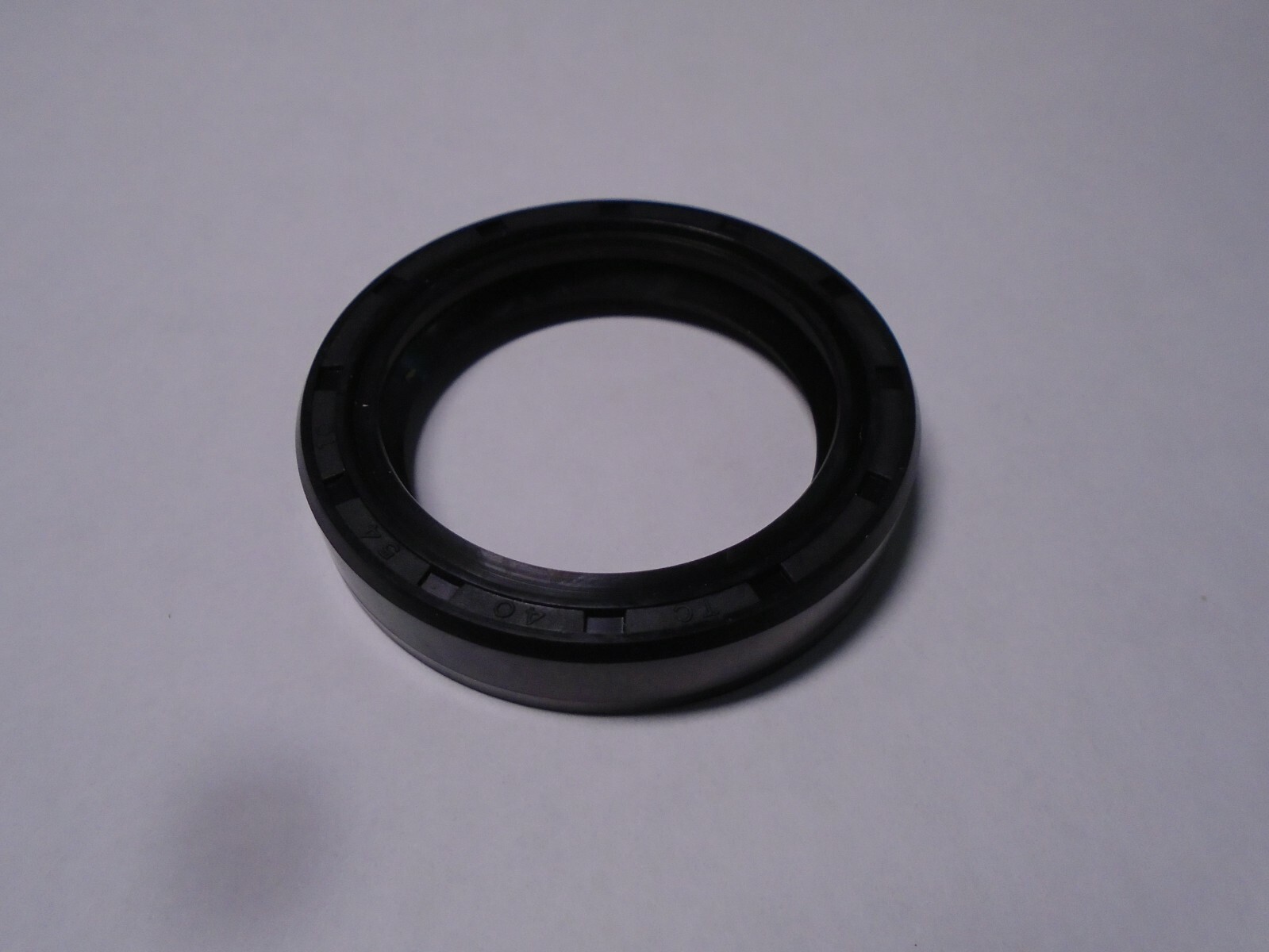 TC 40X54X10 DOUBLE LIPS METRIC OIL / DUST SEAL 40mm X 54mm X 10mm WITH SPRING