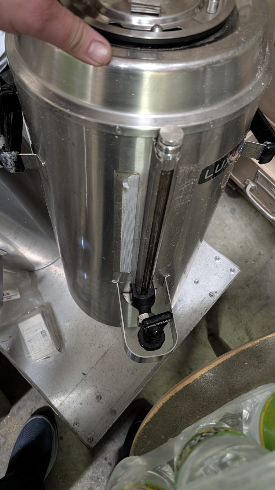 Fetco TPD-30 Luxus 3 Gal Coffee Dispenser. Free Shipping for Most!!