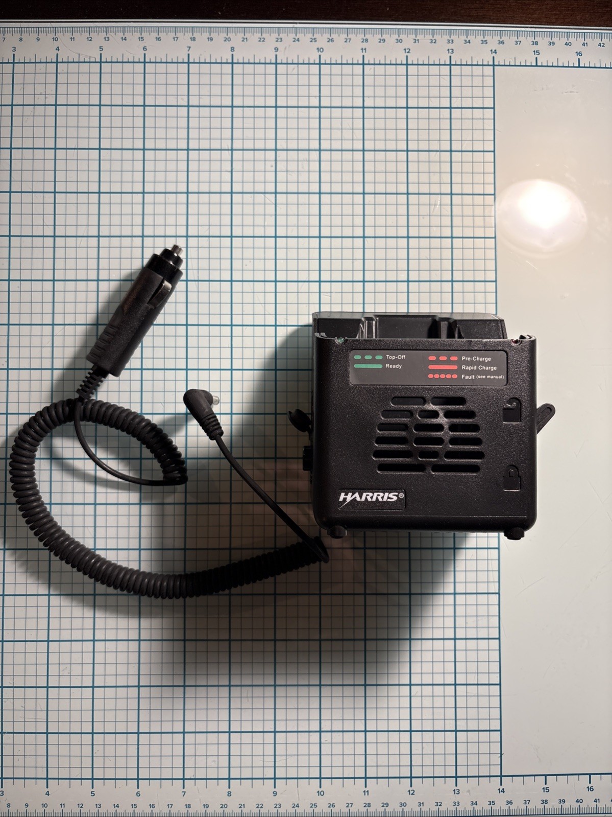 Harris VC4000 Car-Charger Two-Way Radio Charger CH017231 MPN