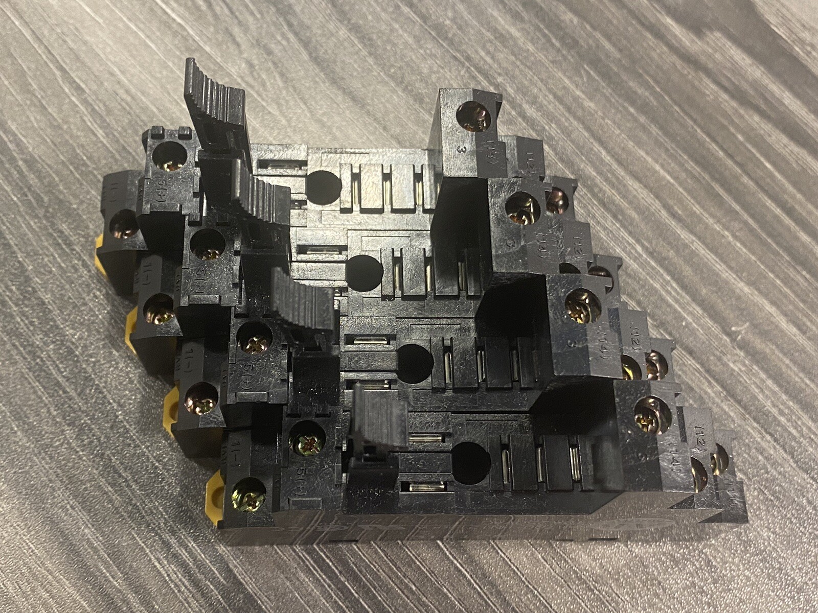 New Allen-Bradley 700-HN122 Series A 10A 250VAC 8-Blade Relay Socket *Lot of 4*