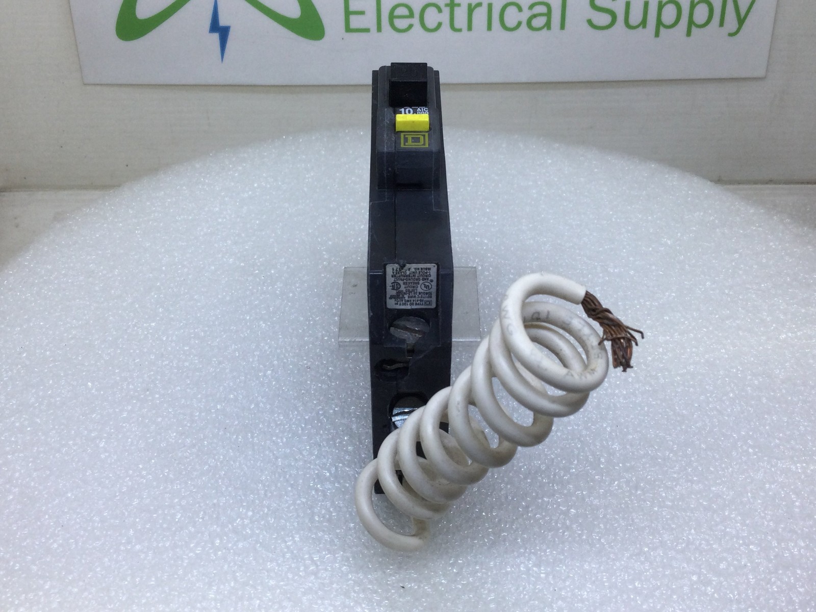 Square D QO120GFI 20 Amp 1 Pole 120V GFCI Circuit Breaker – Cosmetic Flaw