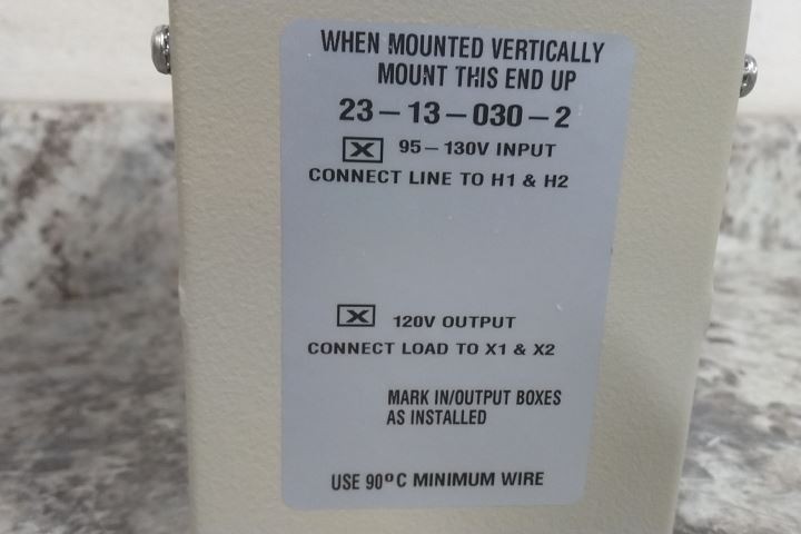 SolaHD 23130302 120/208/240/480VAC Input 120/240VAC Output Power Conditioner