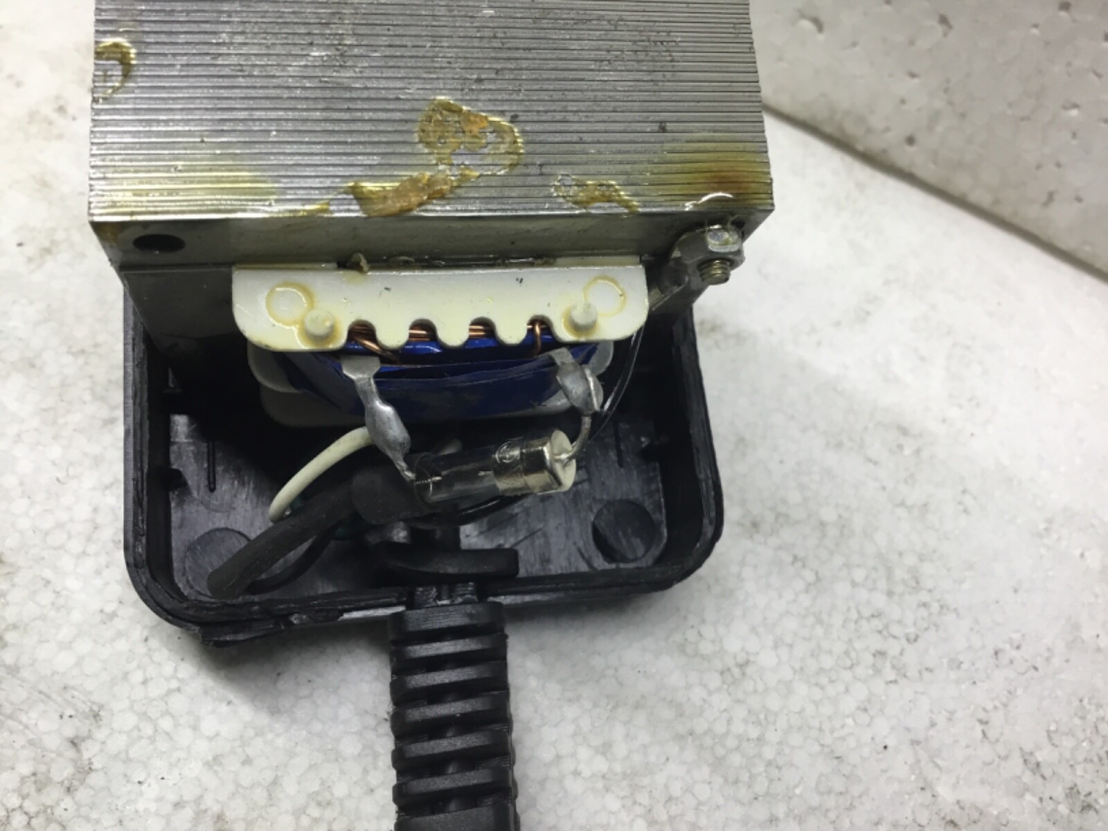 APX transformer 24 volt AC 1200ma 60hz 120 v 400ma UL grounded wall 3 prong plug