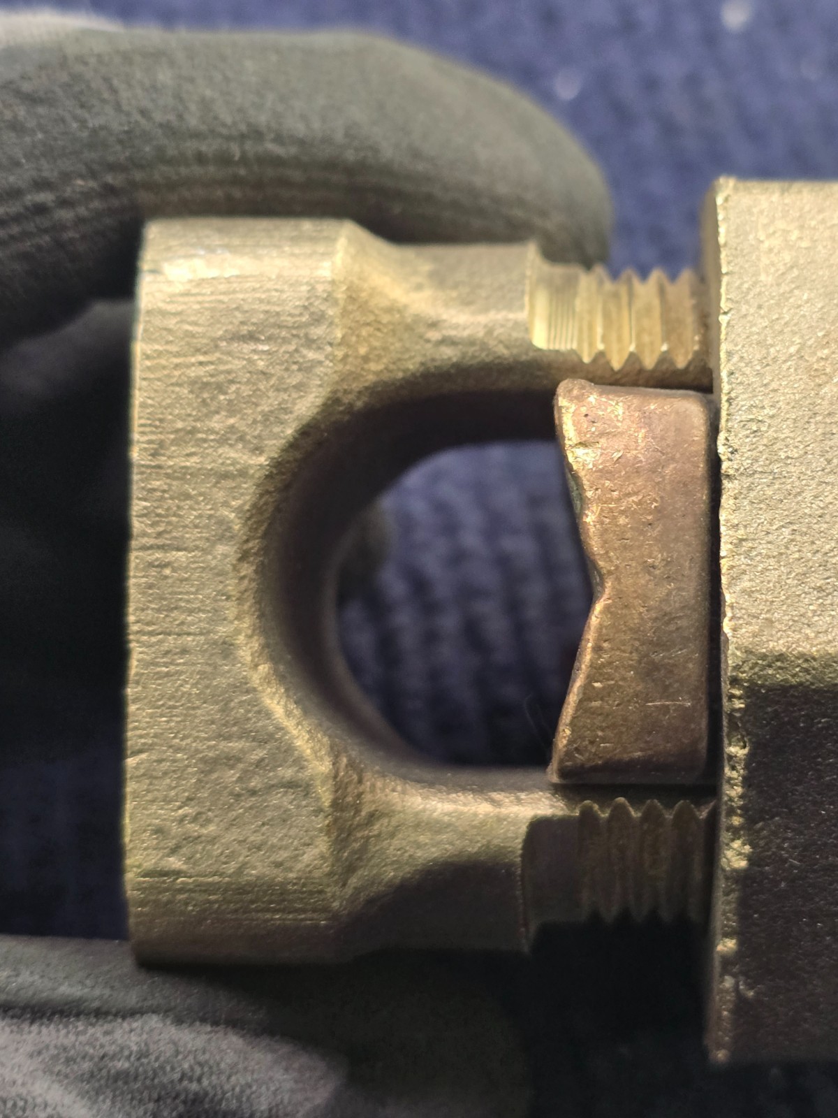 Burndy KS39 Servit Copper Split-Bolt Connector Run 750kcmil Tap 4/0 AWG Stranded