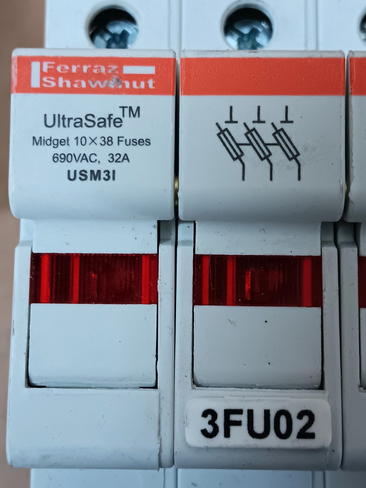 Ferraz Shawmut USM31 Fuse Holder W/ Fuses 30A 600V 3 Pole Y219073 Lot Of 7