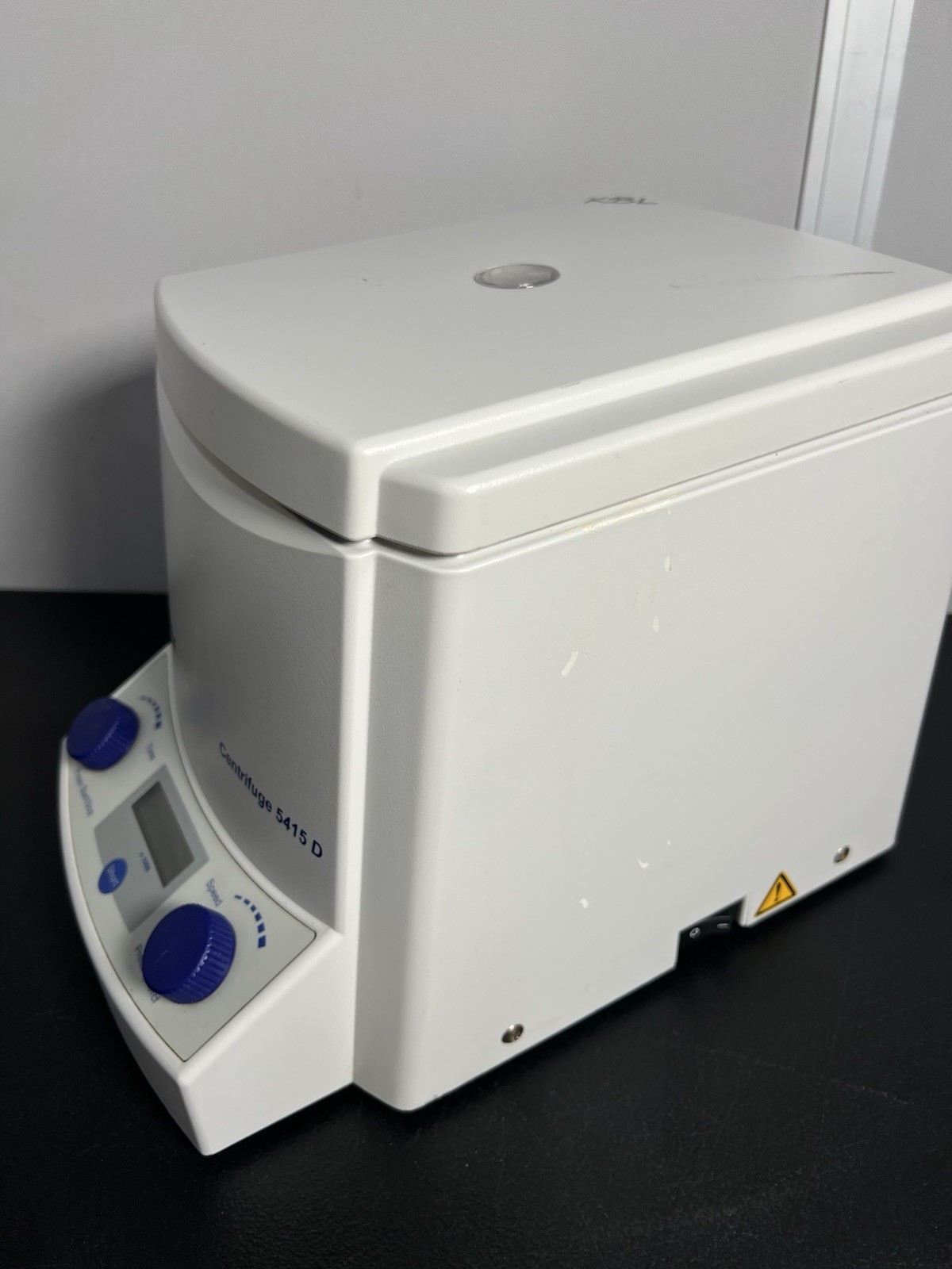 Eppendorf 5415D Micro Centrifuge + F45-24-11 Rotor & Lid; TESTED Cosmetic Issues