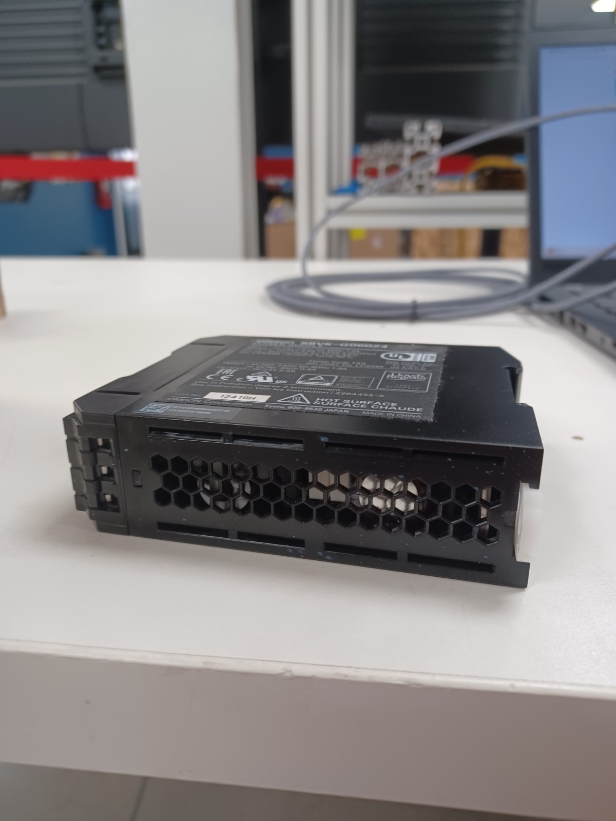 OMRON S8VK-G06024 Power Supply 100-240VAC Input 24VDC 2.5A 60W NEW $150 VALUE