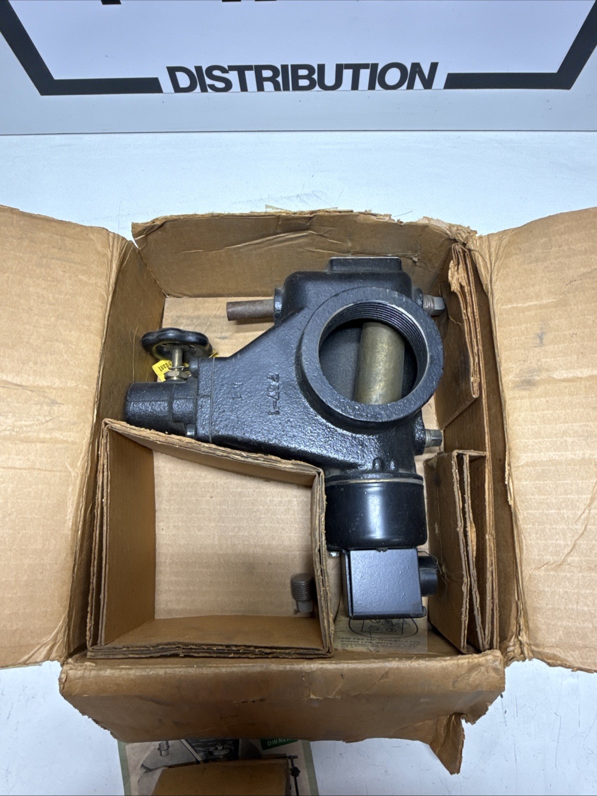 McDonnell & Miller 676 Low Water Cut Off / Built In Type