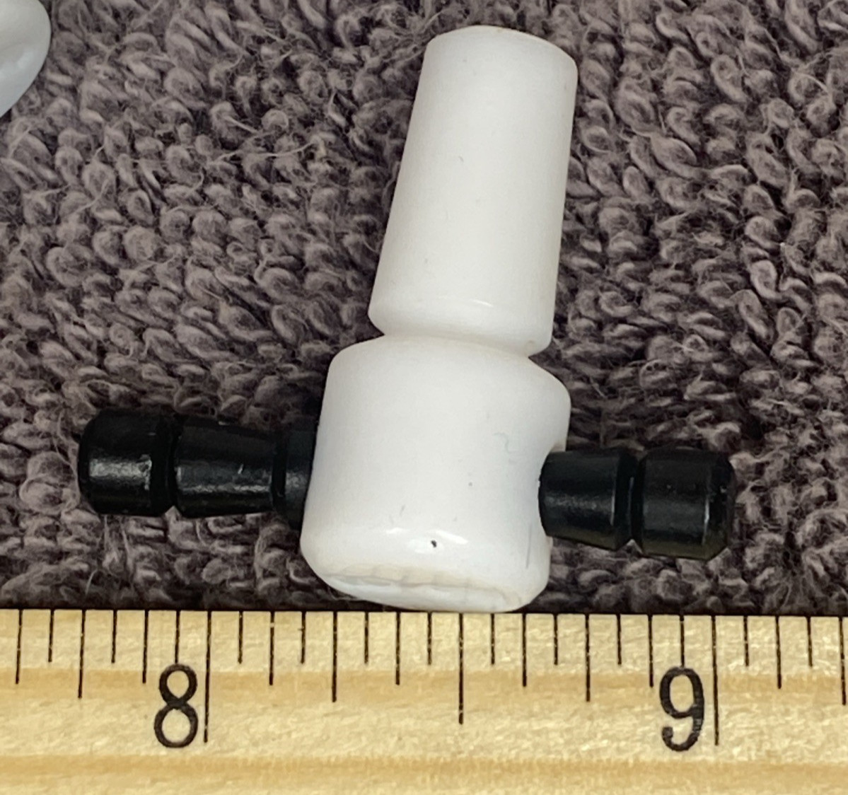 Lot of 52 Lab Stoppers Apothecary Size 6$ $6 Black and White Plastic