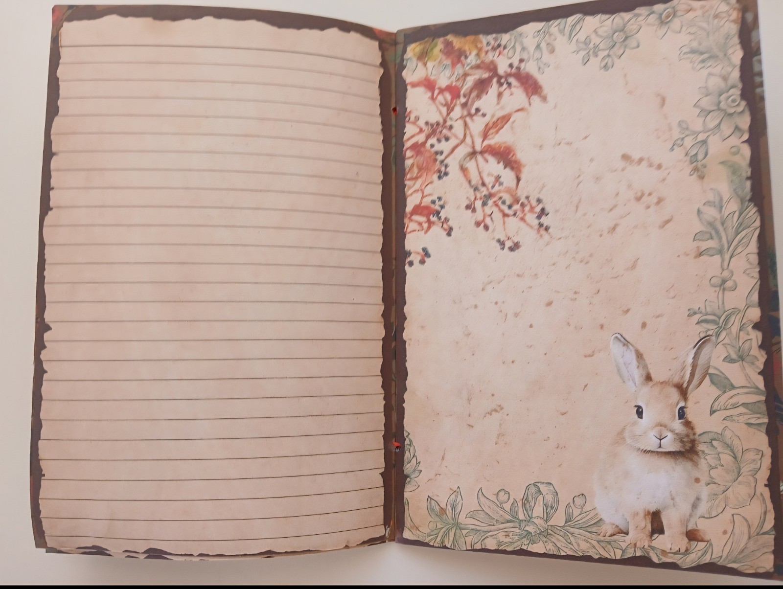 Junk Journal Booklet «WOODLAND CREATURES» HANDMADE Forest Life Lg 5.5″x8.5″ 40p