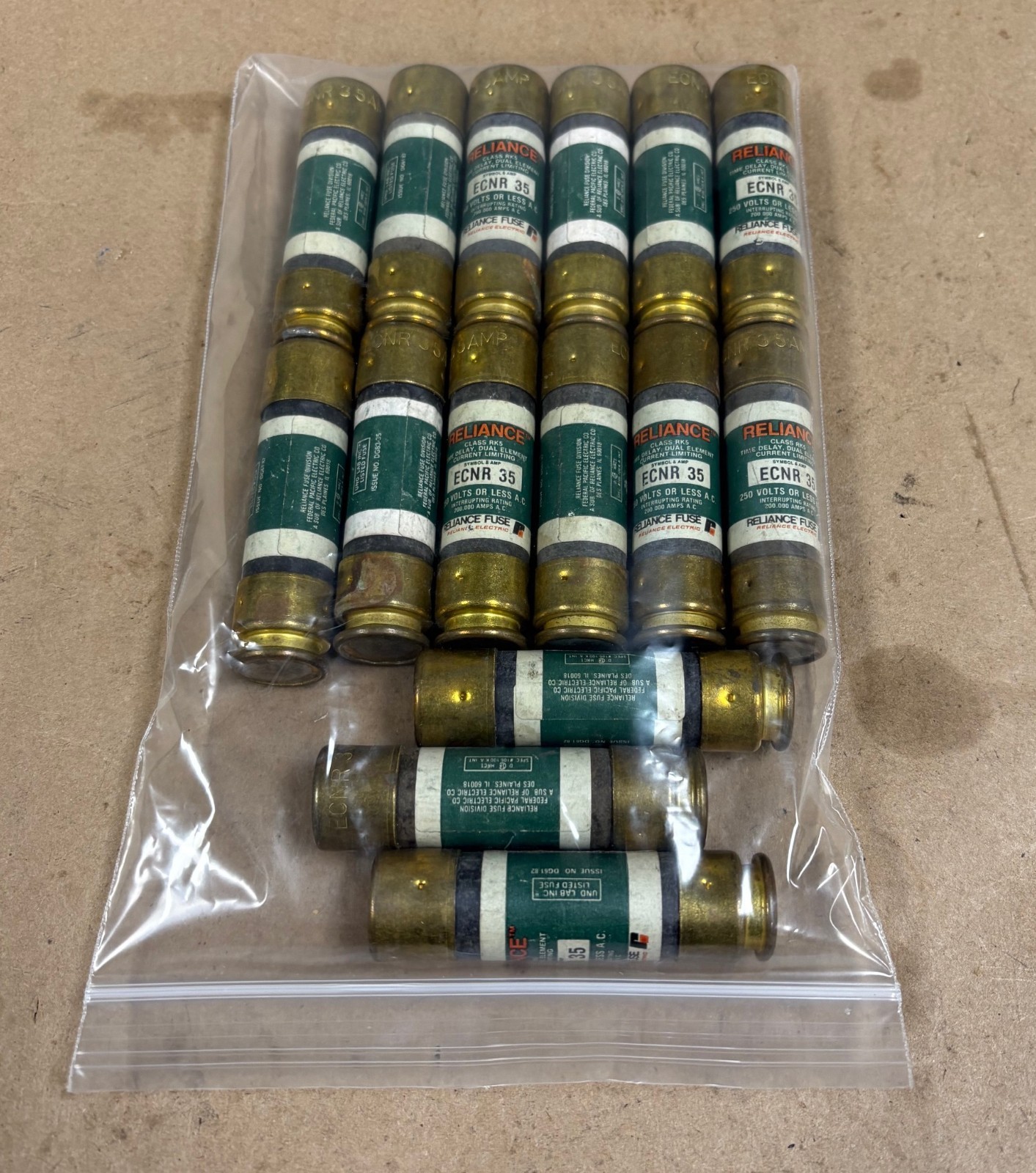 RELIANCE ELECTRIC ECNR35 FUSES TIME DELAY DUAL ELEMENT 35A 250V LOT OF 15