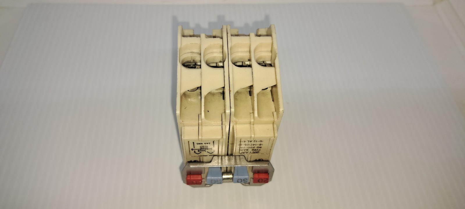 Bryant BQ220-250 4-Pole Quad Type BARD Circuit Breaker White BQ 220-250