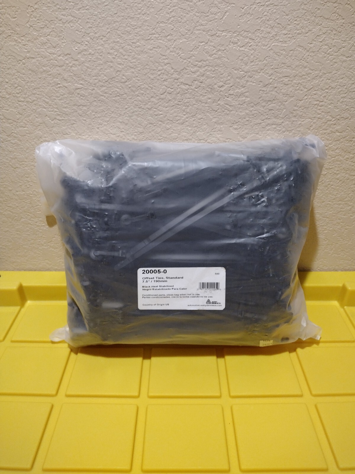 AVERY DENNISON 20005-0 OFFSET TIES STANDARD 7.5″/190mm Black 9.5mm Hole NEW