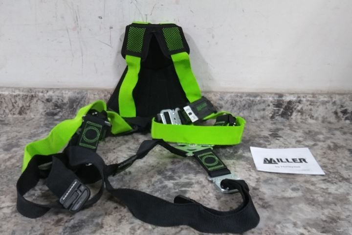 Honeywell Miller RDF-QC/S/MGN Size Small/Medium 400 Lb Weight Cap Body Harness
