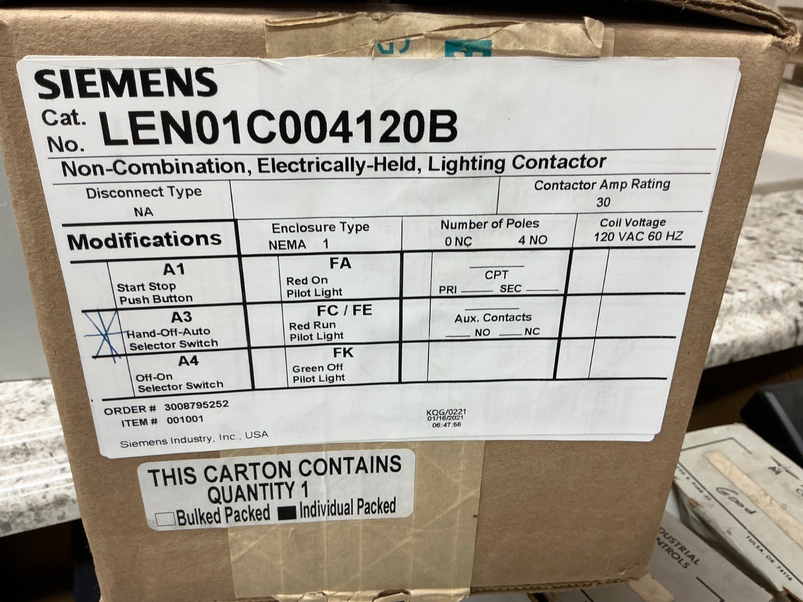 Siemens LEN01C004120B 4 Pole 30A Electrically Held Lighting Contactor-NEW