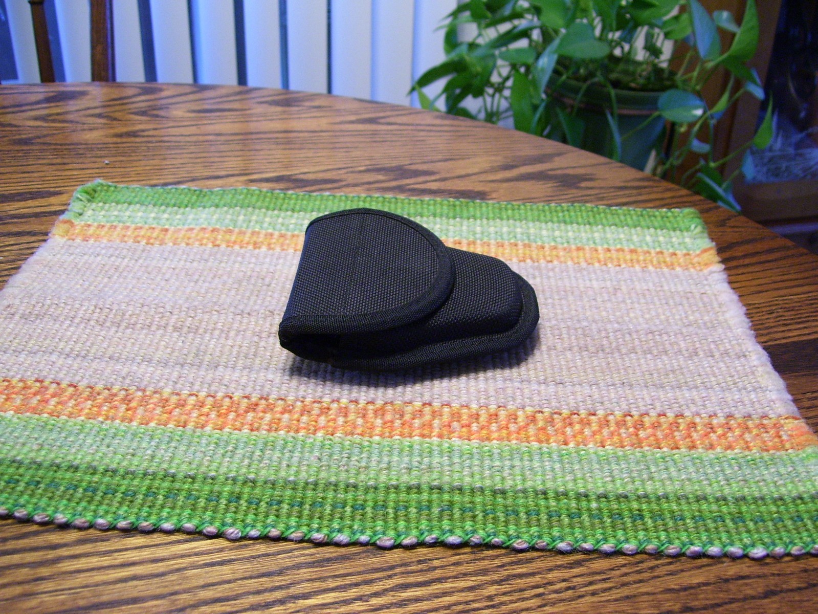 Bianchi AccuMold Sz 1 Blk Nylon Hidden Snap Covered Handcuff Case Holder Holster
