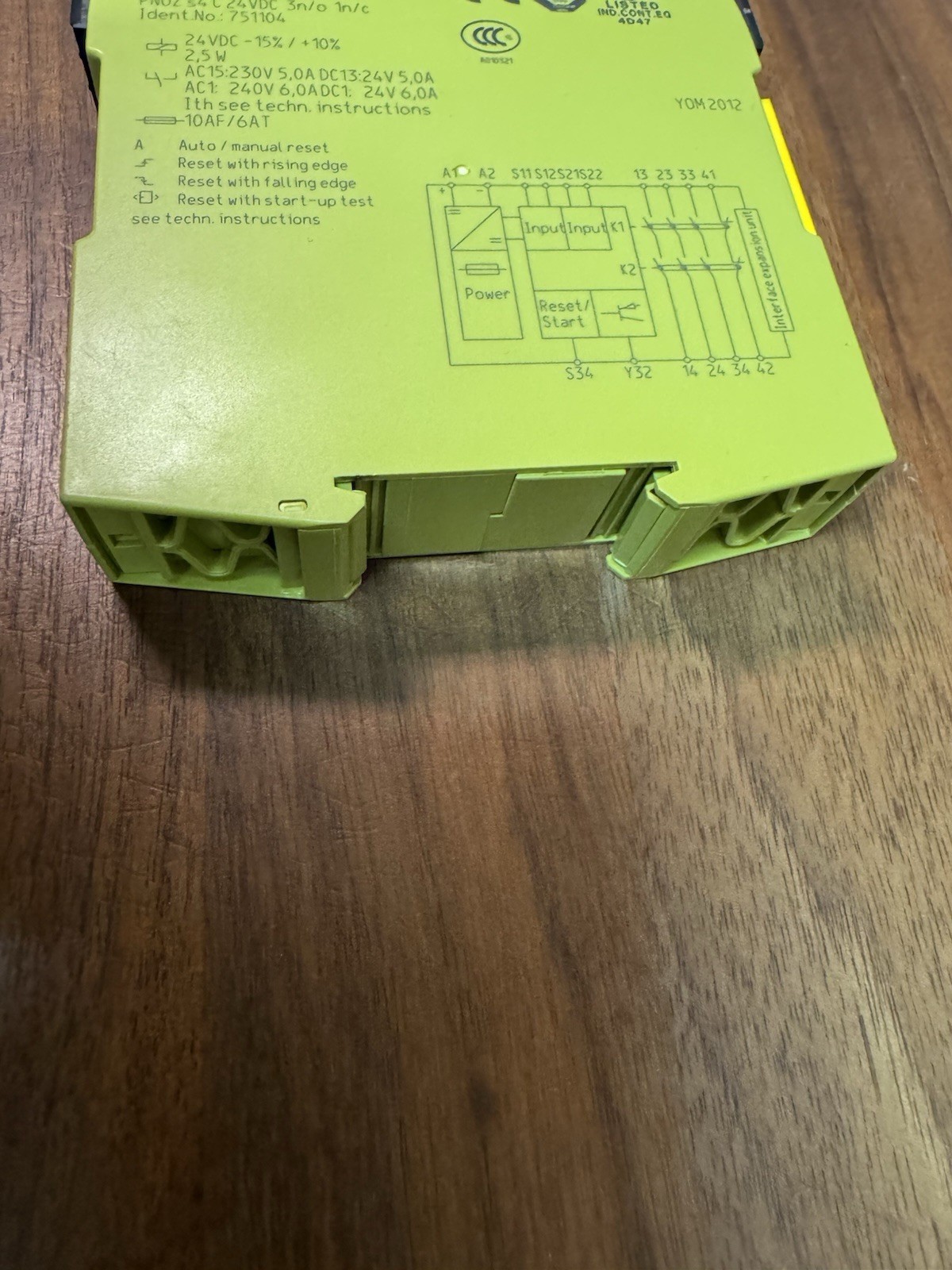 New OEM PILZ Safety Relay 751104 PNOZ S4 C 24VDC 3N/O 1N/C Germany NextDay Air