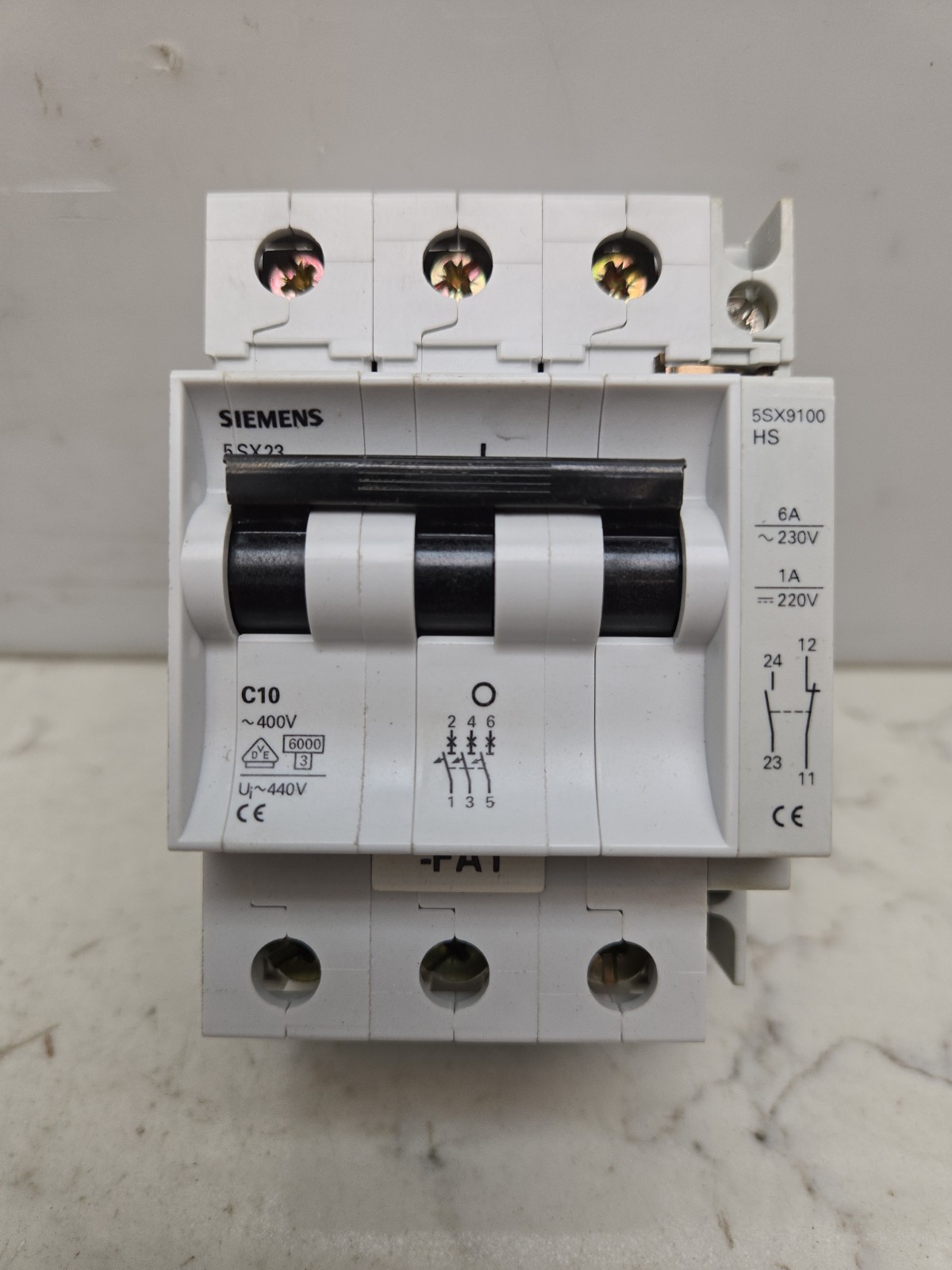 Mixed Lot of 10 2P 3P Pole Miniature Circuit Breaker Mix of 3 to 20 Amp See Pic
