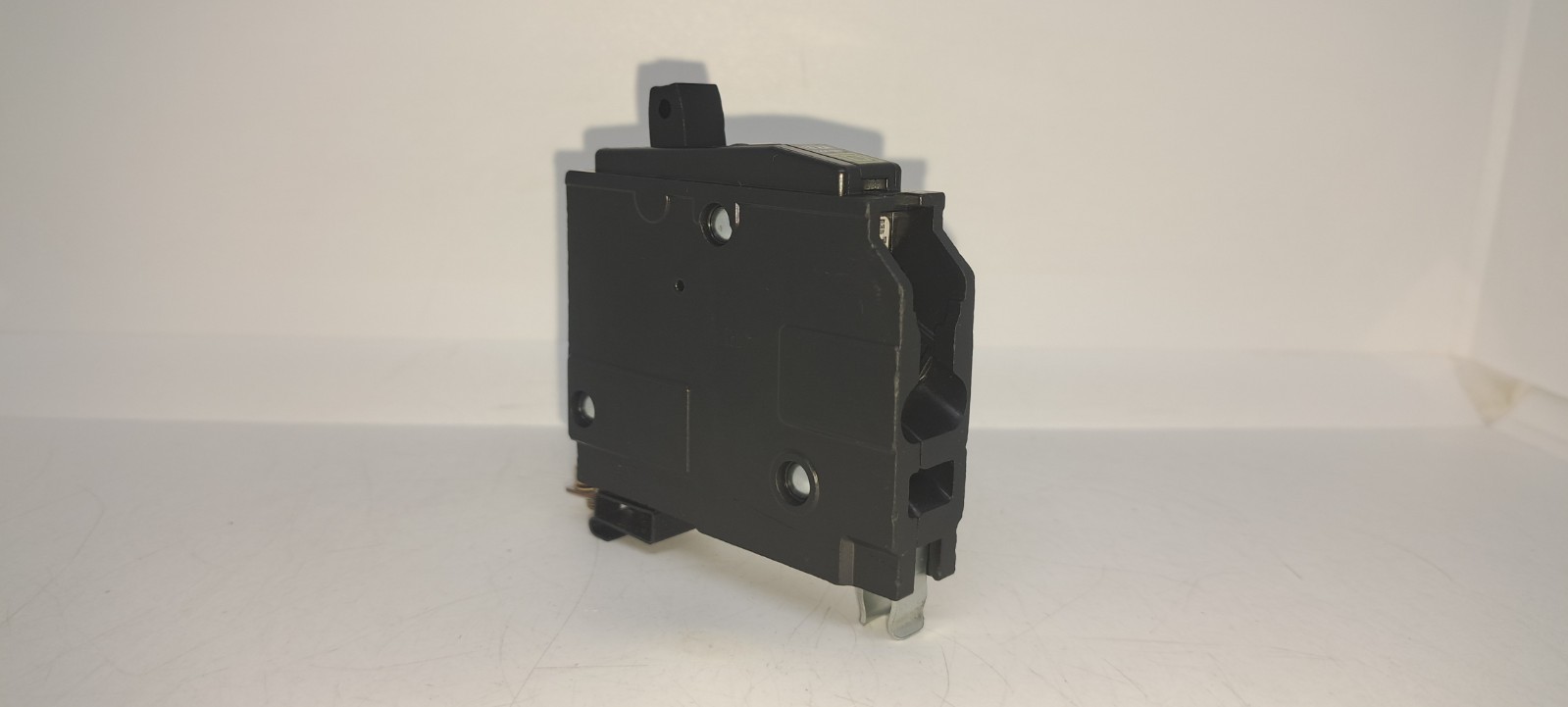 Square D QOB130 1 Pole 30 Amp 120/240V Bolt-on Yellow Face Circuit Breaker NEW