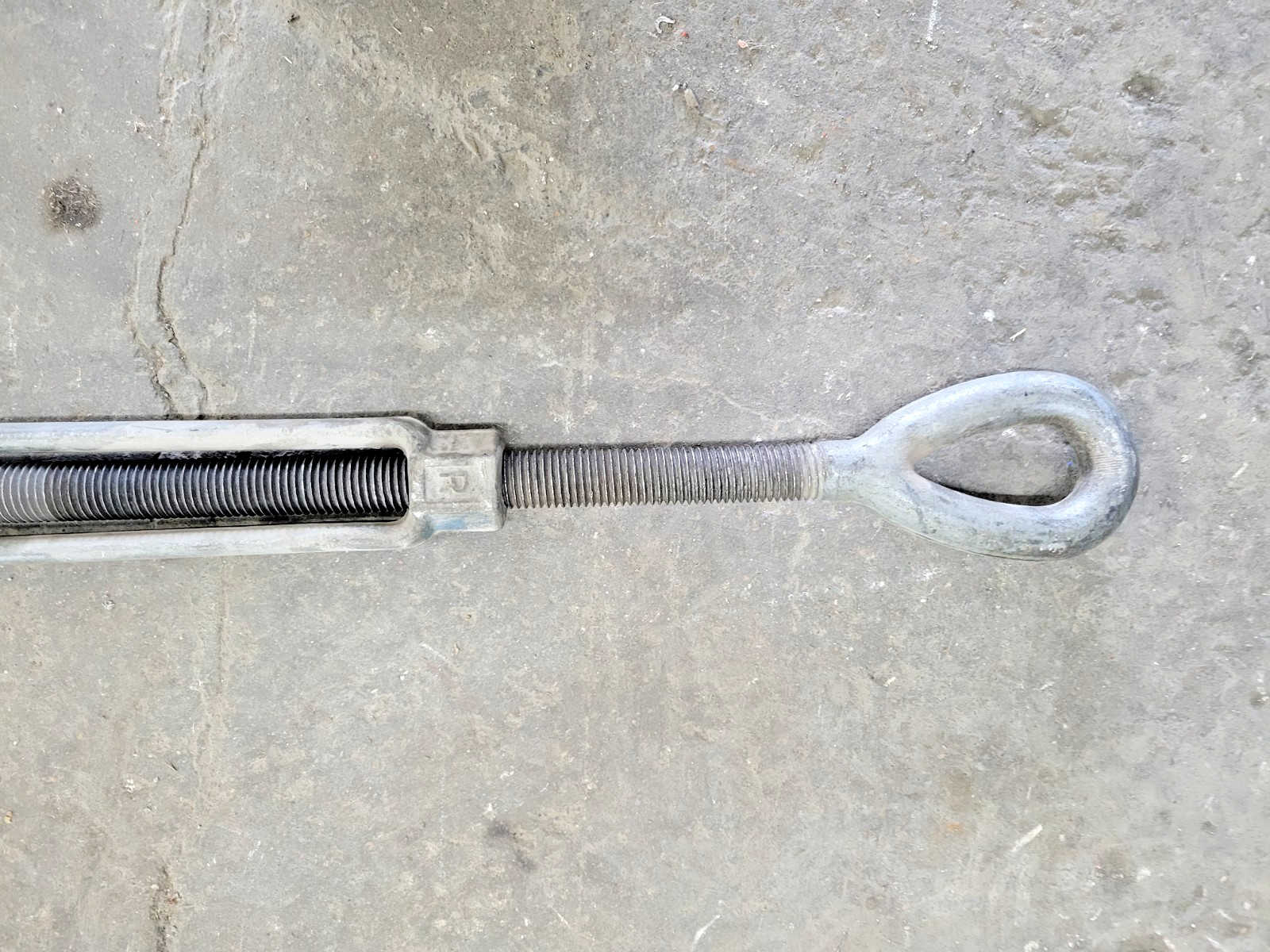 TURNBUCKLE EYE TO EYE THREAD LENGTH 14″ THREAD SIZE 1″-8 39″ X 50″ STEEL 1″ DIA
