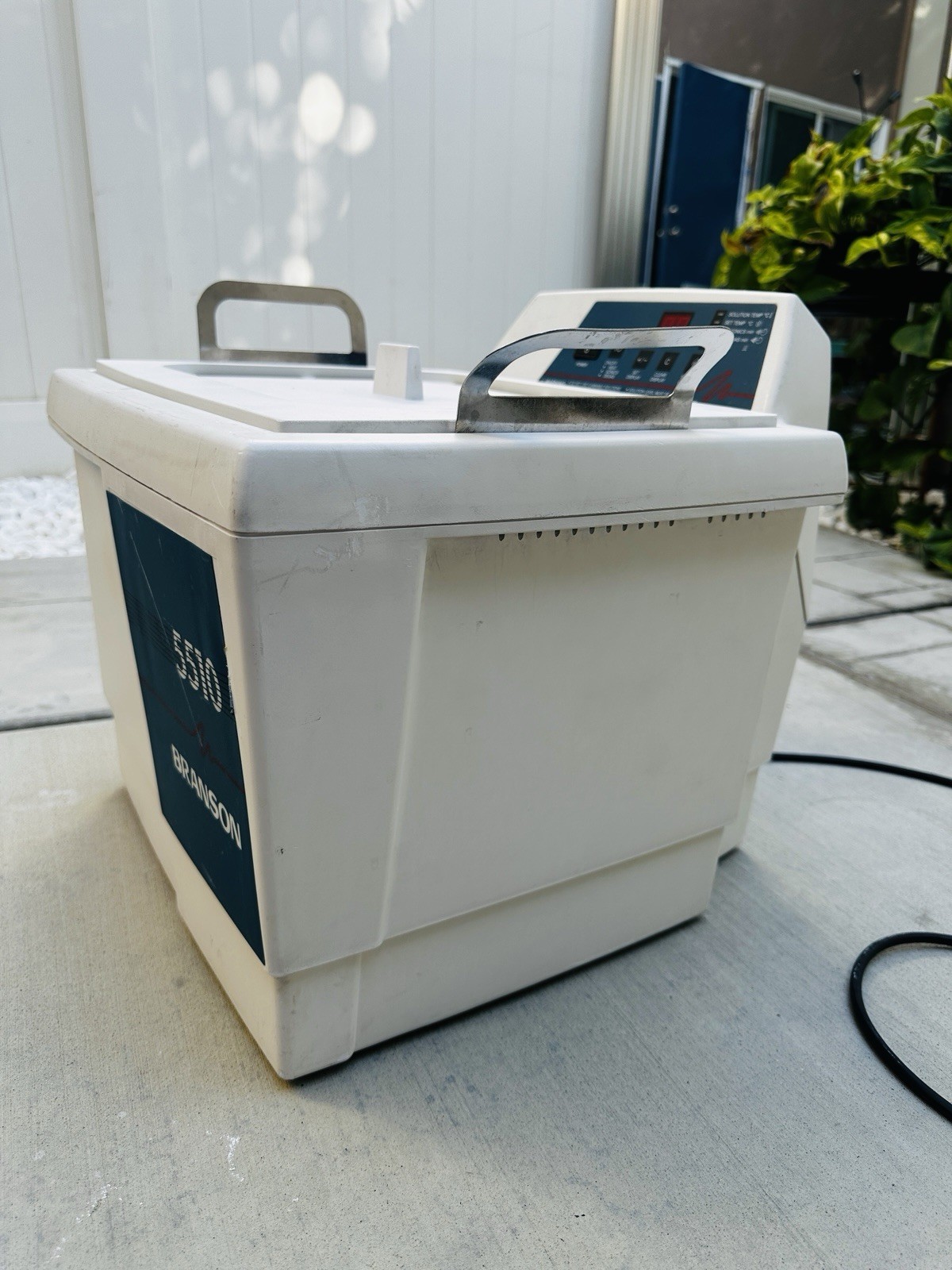 Branson 5510R-DTH Ultrasonic Cleaner Heated Bath & Timer. Working