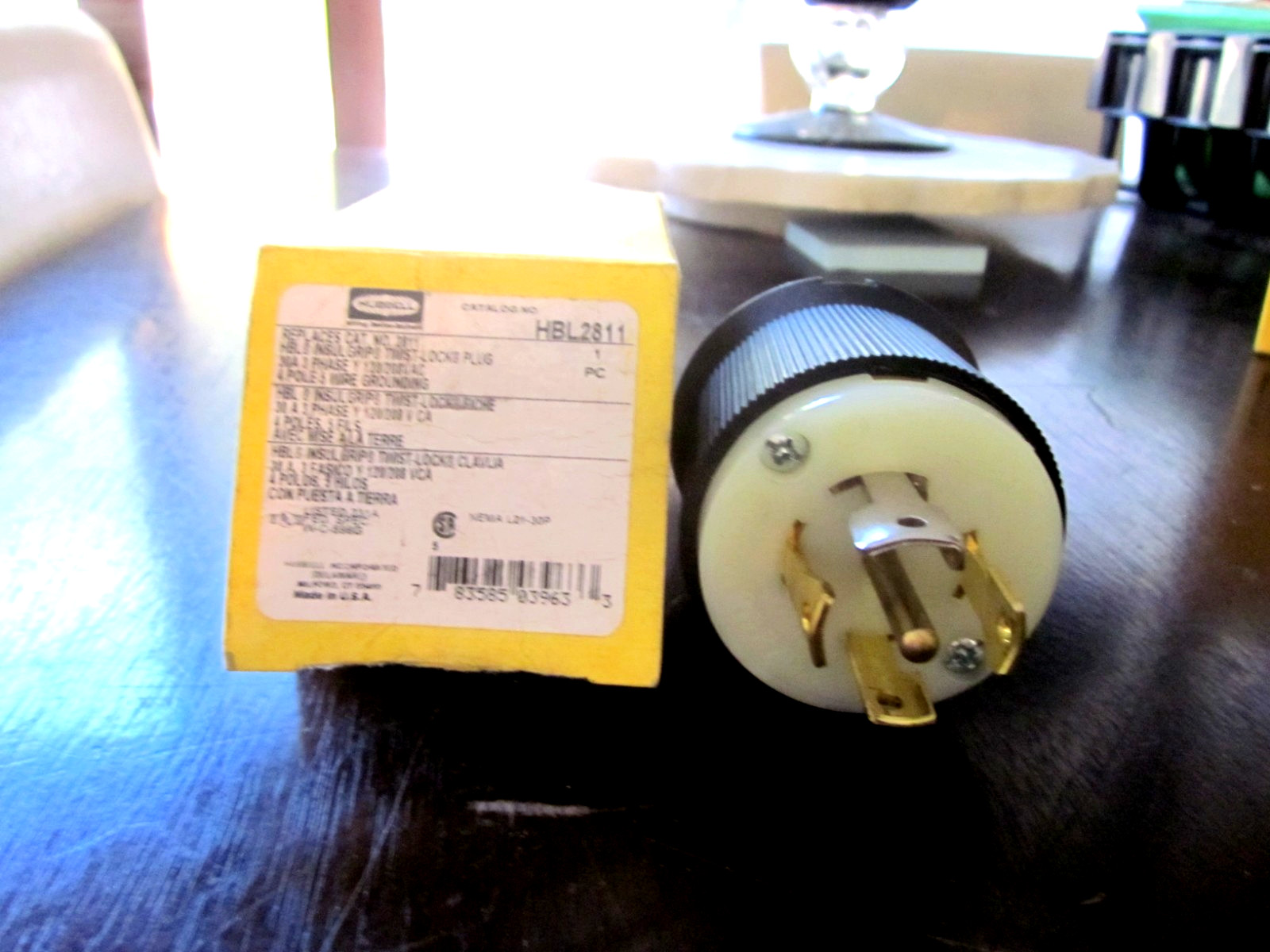 Hubbell HBL2811 Twist Lock Plug, 120/208VAC 3ØY, 30A, 4-Pole, NEMA L21-30P #1