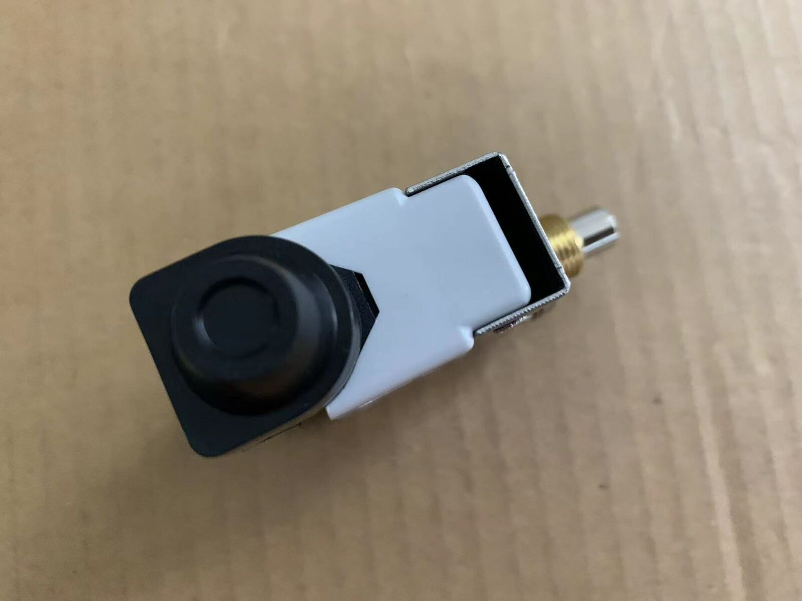 1PC One New Limit Switch AZ7310