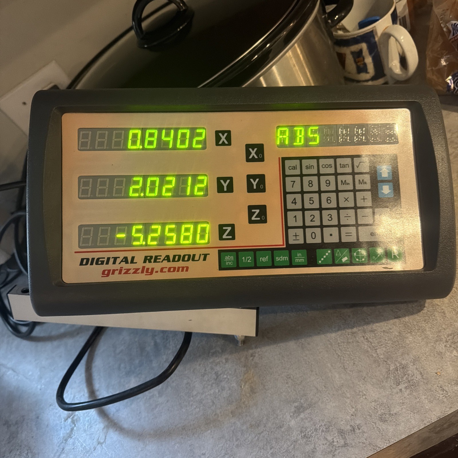 Grizzly Industrial 3-Axis Digital Readout for Mills (Monitor Only) with Power C