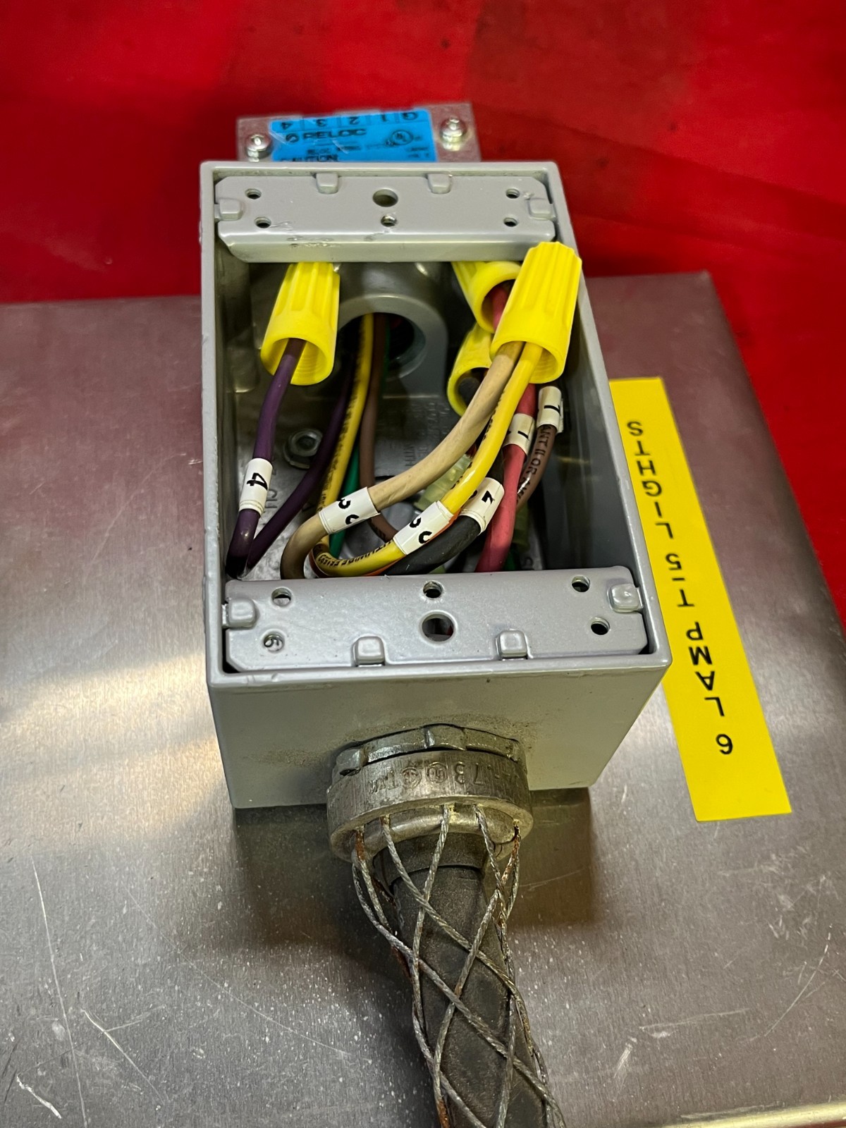 HUBBELL POWER SUPPLY, W/ RELOC WIRING SYSTEM, 30″ CORD, HBL2731