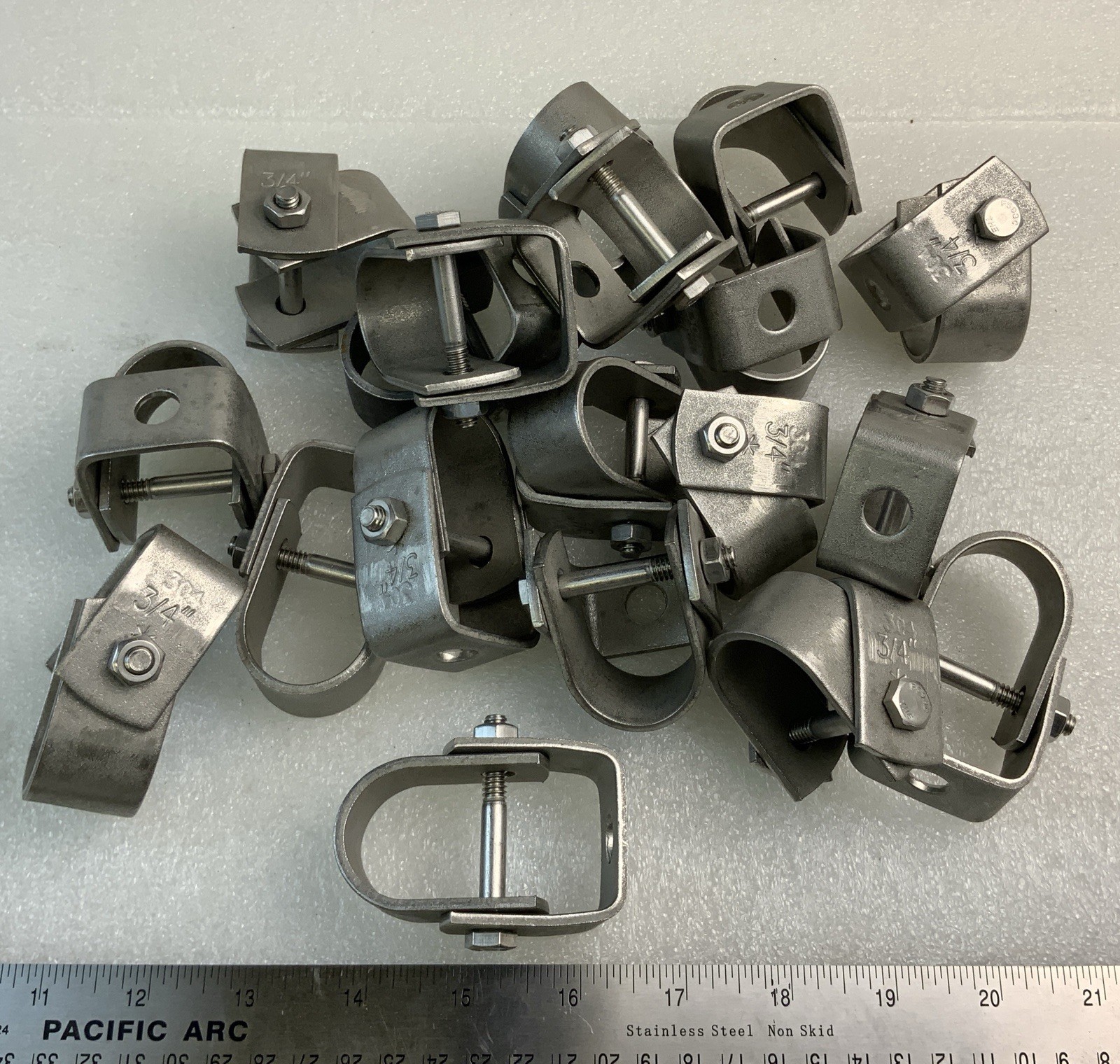 (LOT OF 19) 3/4″ CLEVIS HANGER SS-304