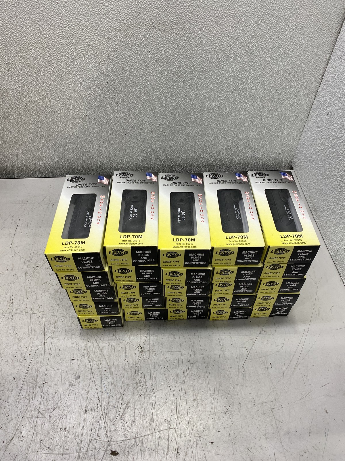 Lot of 25 Lenco LDP-70M 05313 Dinse Type Machine Plugs and Connectors