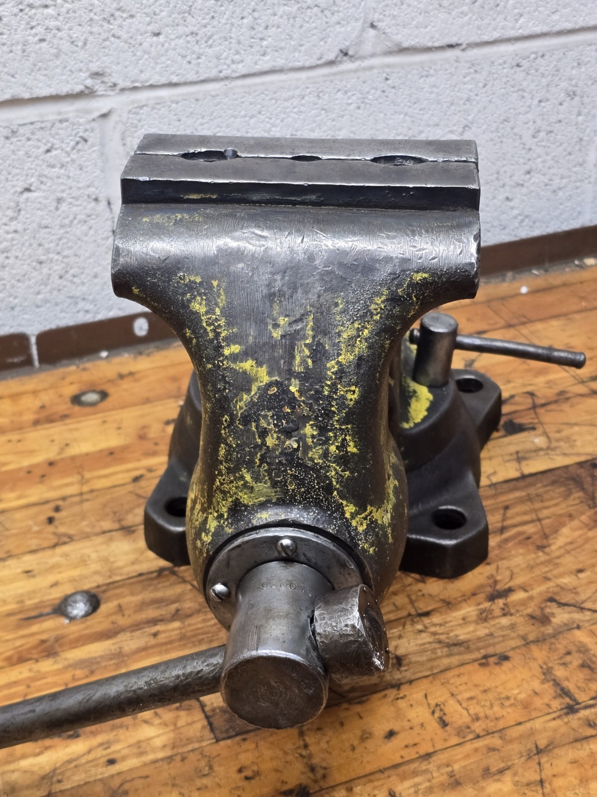 Wilton Tradesman Bullet 1760 6″ Jaw Bench Vise Swivel Base 66 Pounds