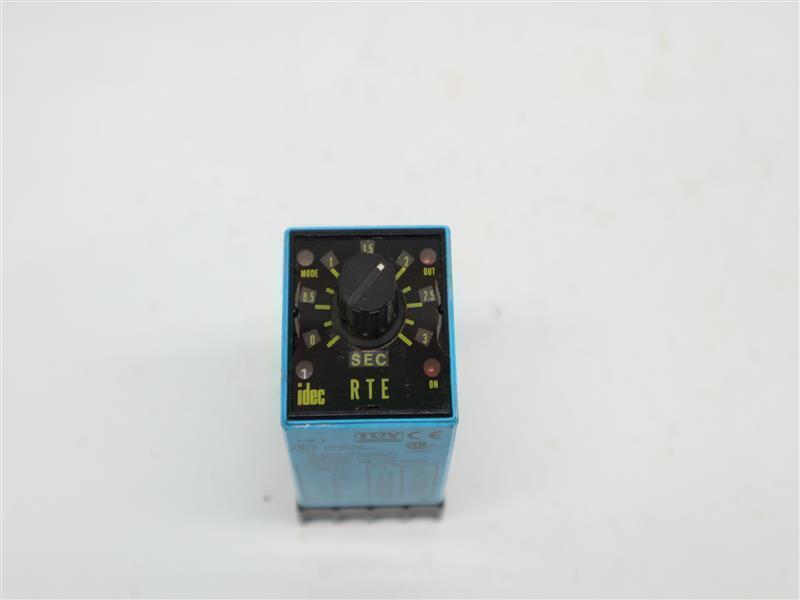 Idec RTE-P11 RTEP11 Timer 120VAC w/ Socket 30 Days Warranty Fast Shipping