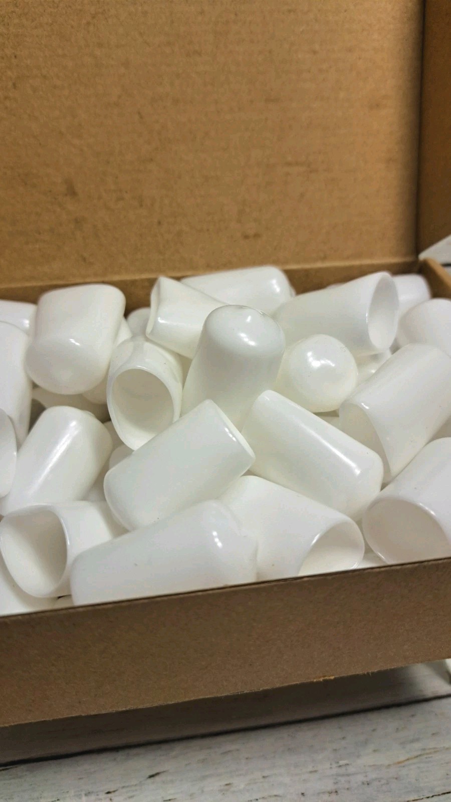 50pcs Round Rubber End Caps Protective Caps 13mm White Screw Thread Protectors