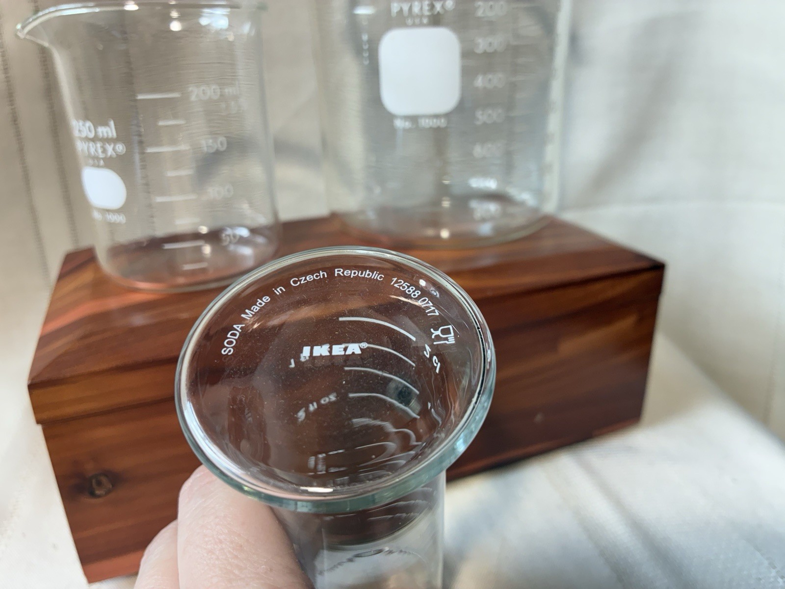 Lot Of 3 Glass Beakers, Scientific Laboratory Equipment 250 ml & 1000 ml Pyrex