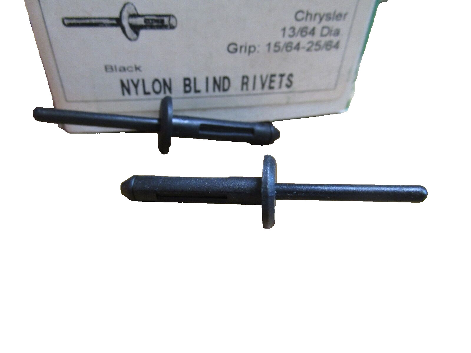 Auveco 13755 Nylon Rivet 13/64″ Hole Diameter 2″ Length. Qty 25