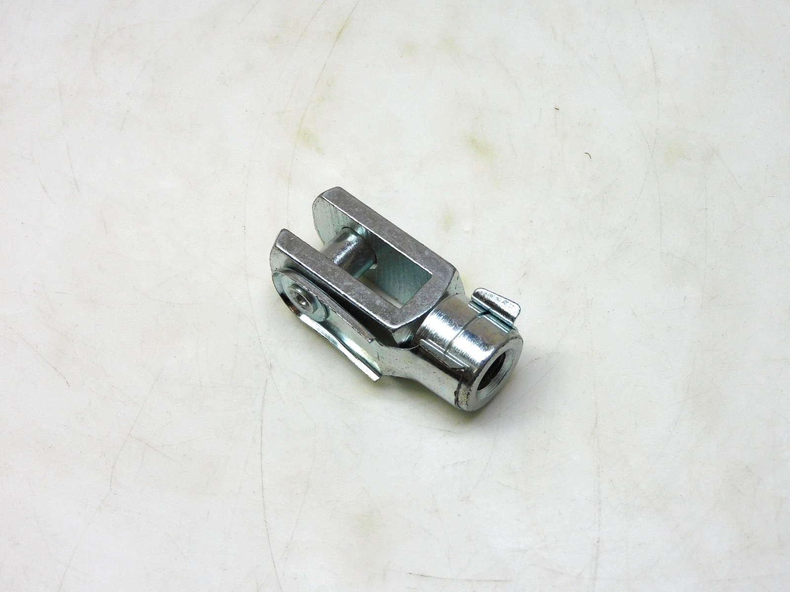 NO NAME ROD END CLEVIS 3/8-24 RH THREADS 3/8″ PIN