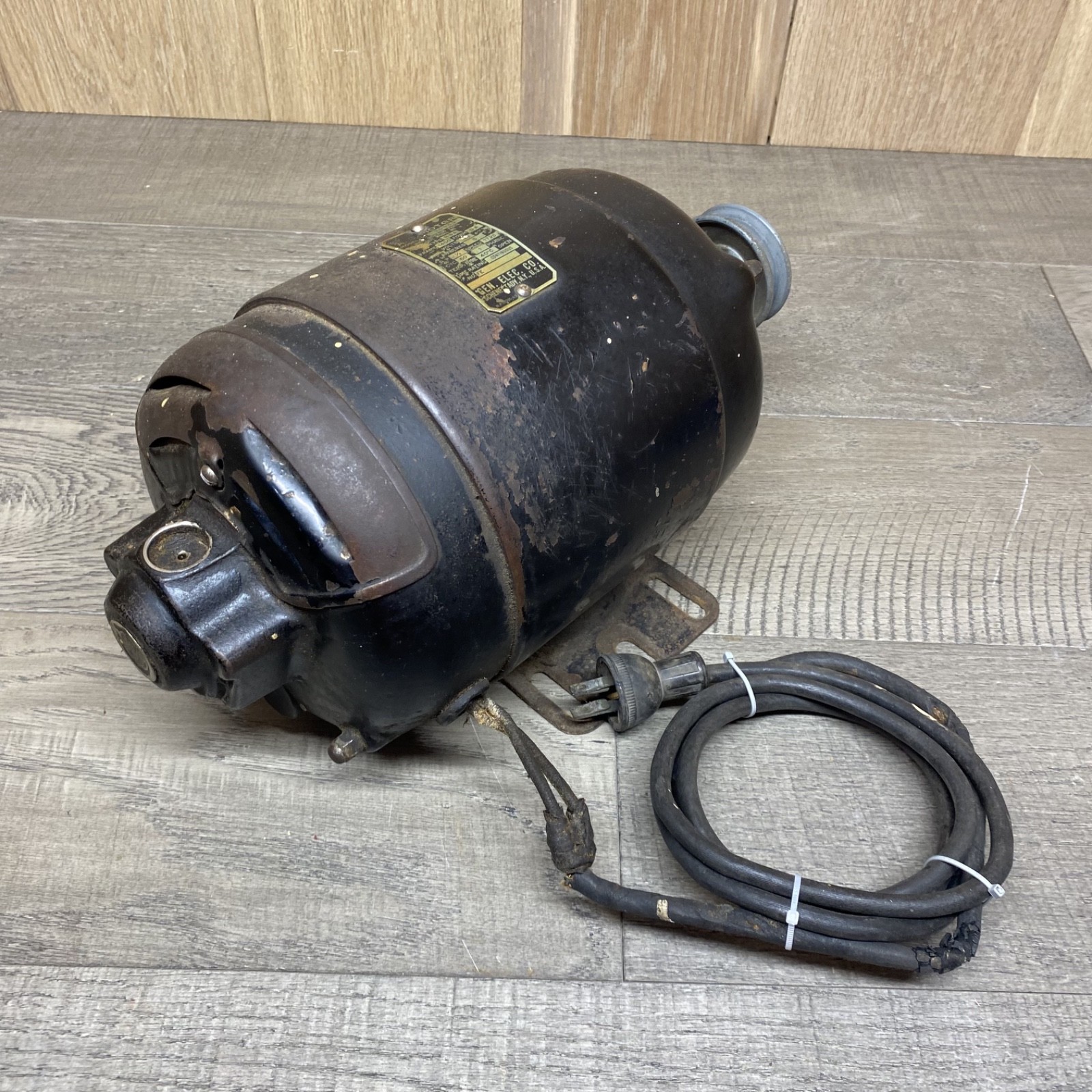 Vintage GE Electric Motor 1/3 HP 1725 RPM Type RSA Frame 1450 Bullet Style 110V