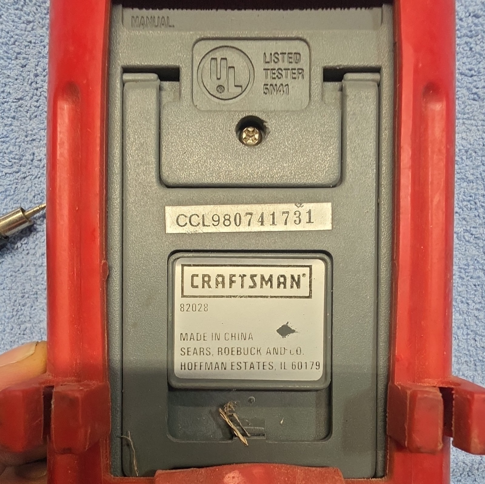 Craftsman 82028 Digital Multimeter Auto-Ranging CAT III 600V 20A Data Hold