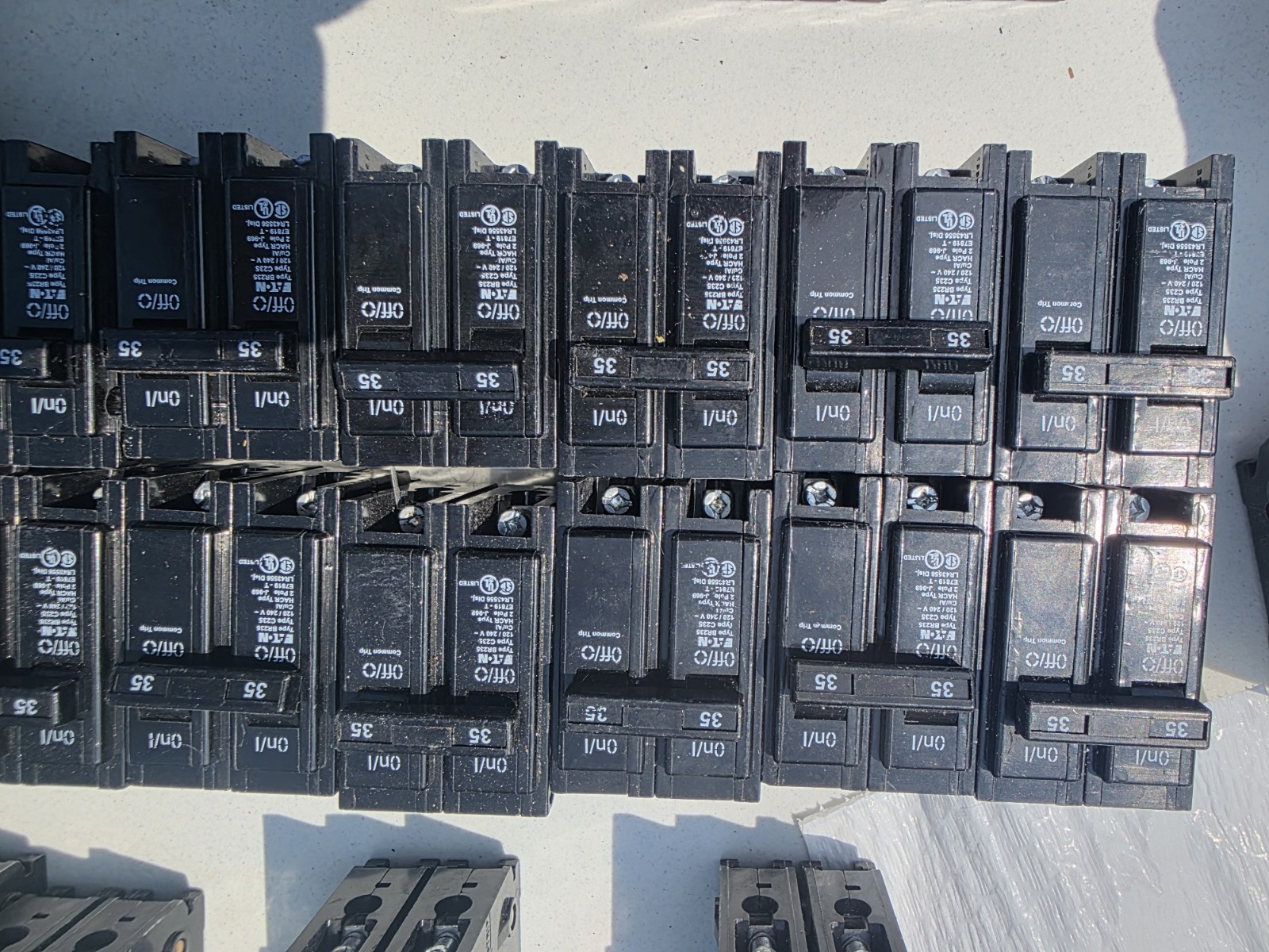 12PC Eaton BR235 Plug-In Circuit Breaker 35A 120/240V 2P 1PH Type BR 35 AMP