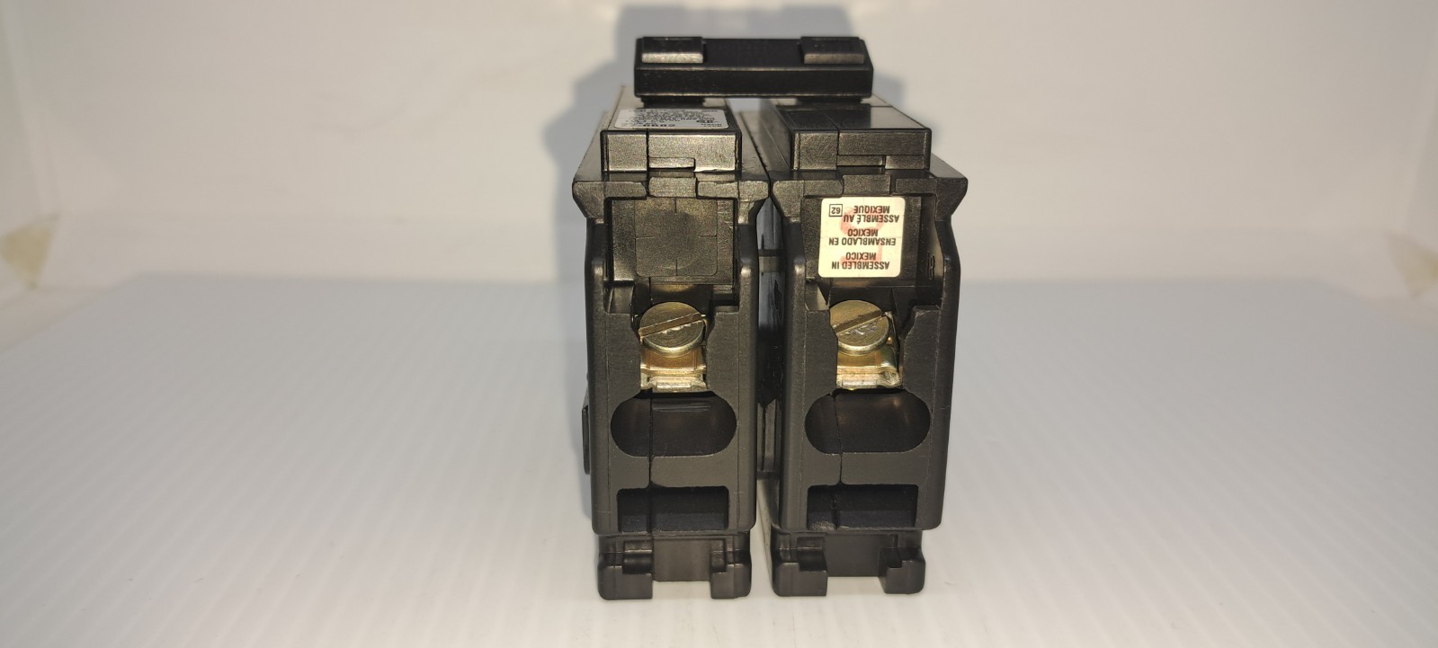 SQUARE D HOM230 30 AMP 2 POLE 240 VOLT CIRCUIT BREAKER TYPE HOM