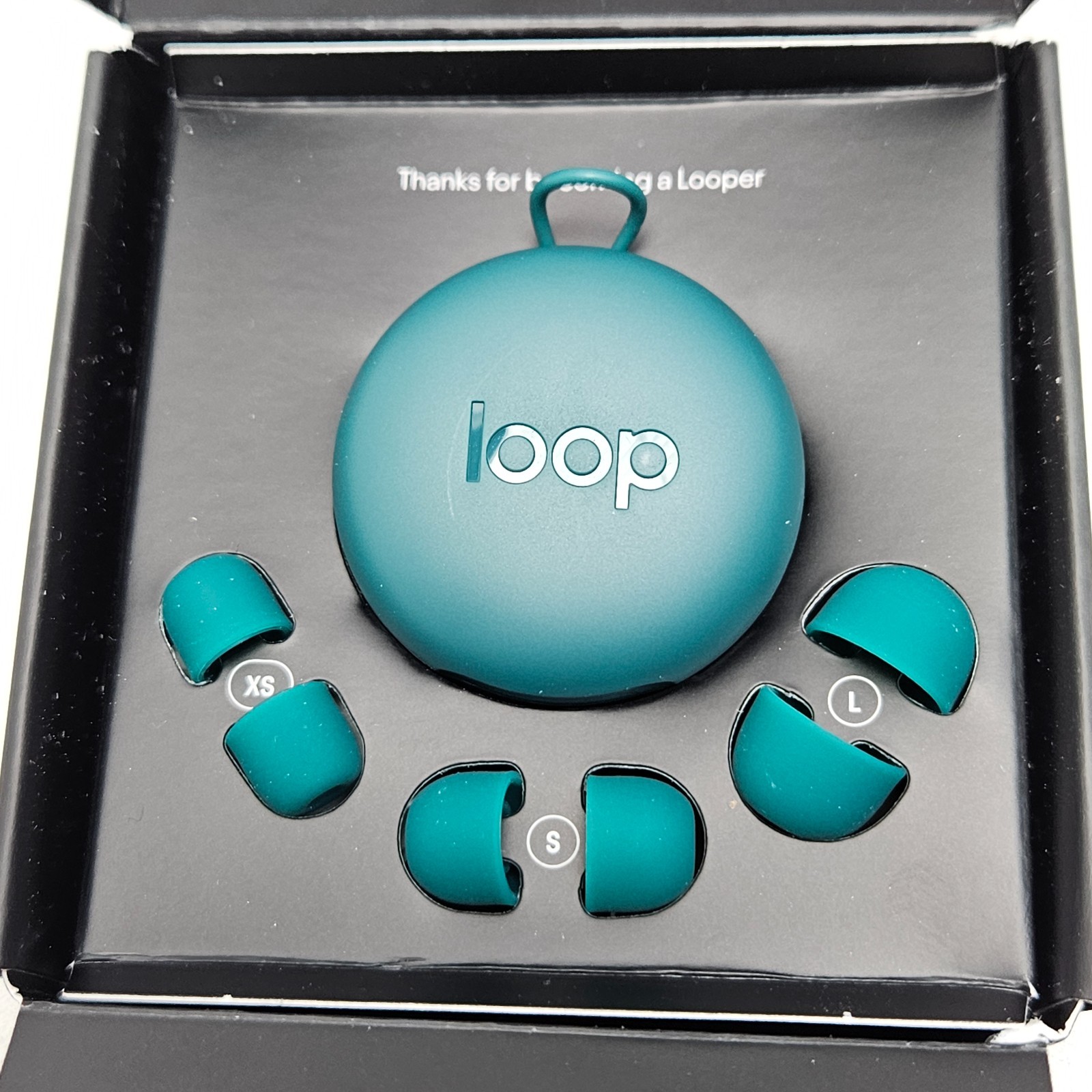 Loop Switch 2 Adjustable Ear Plugs 3 Noise Relief Modes 20-26 dB (SNR) Reduction