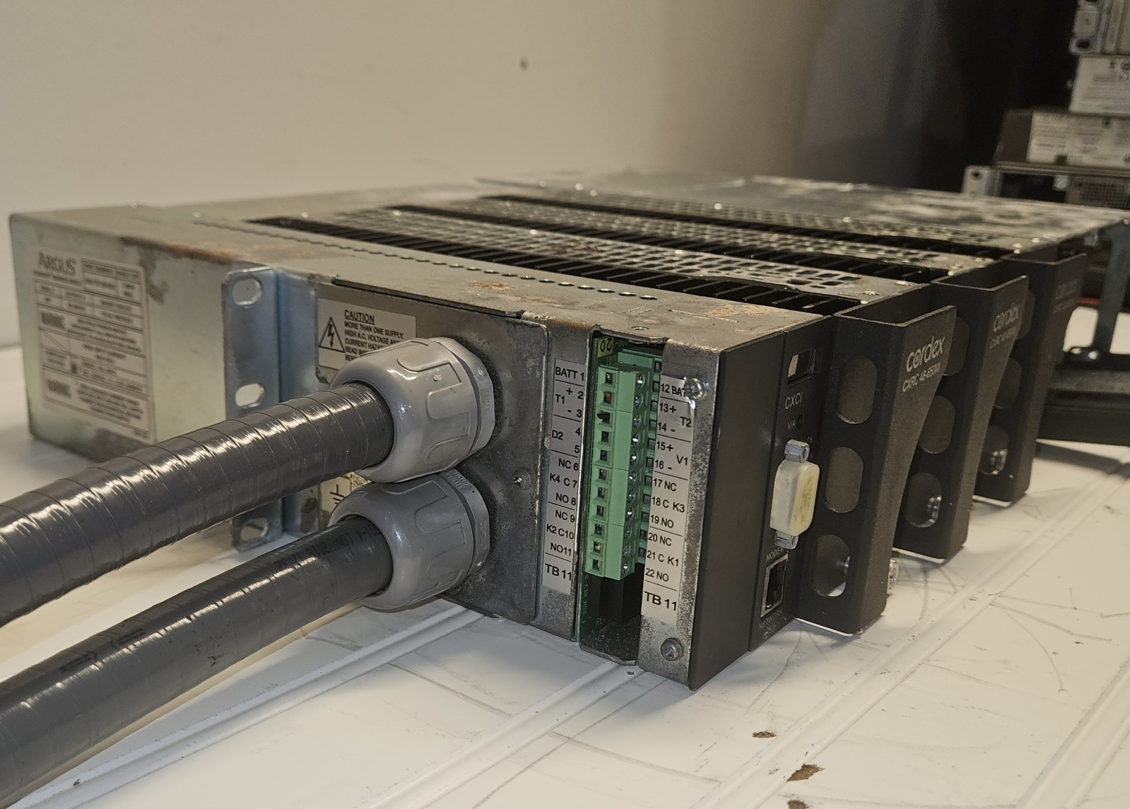 ALPHA / ARGUS 48VDC CORDEX 1.9kW RECTIFIER SHELF SYSTEM 120/240VAC IN 48VDC OUT