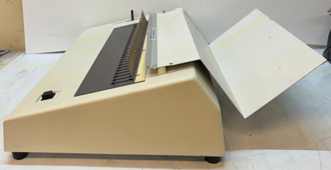 GBC Electric Binder 110EB-2, 173-W 60Hz 2-A 1-Phase 115V USA Commercial T01018