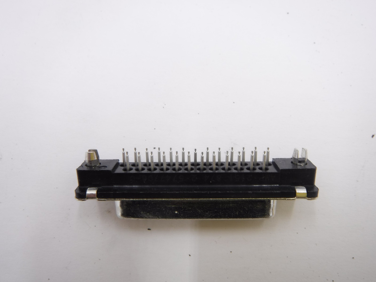 30 Pack AVLIS-CO 972570-1 Connectors 25 Pin