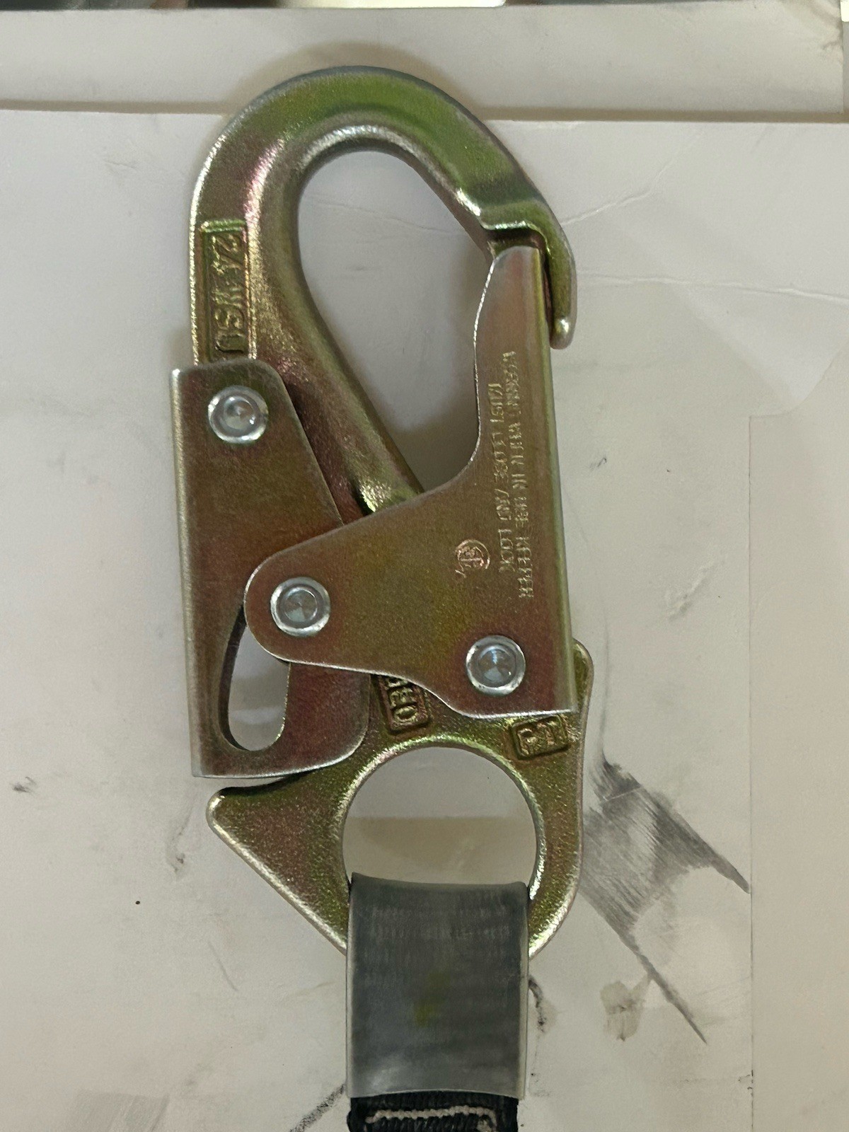 SafeWaze FS-FSP1420-W Class 1 20′ Web Retractable w/Locking Snap Hook