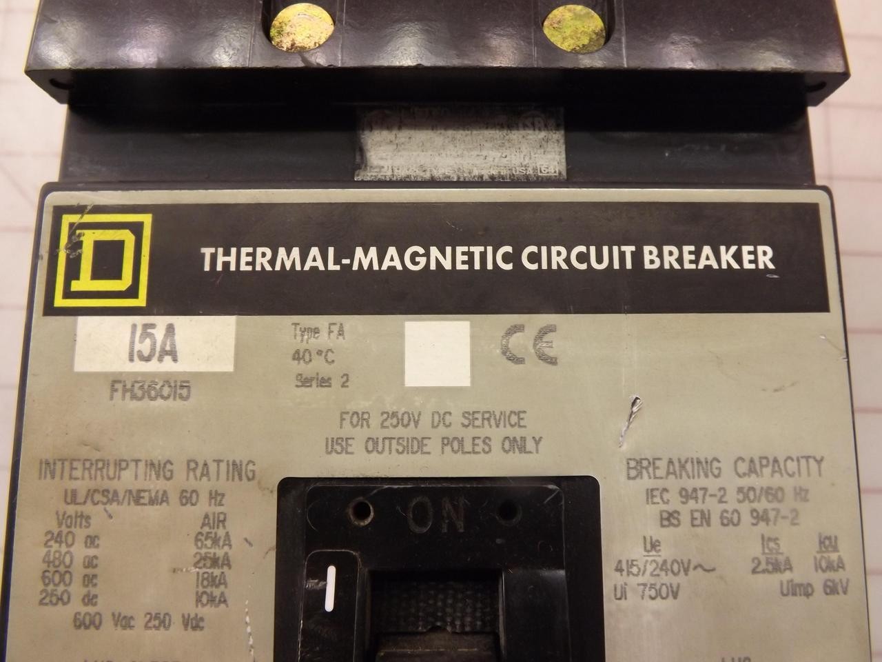 SQUARE D FH36015 THERMAL-MAGNETIC CIRCUIT BREAKER T33213
