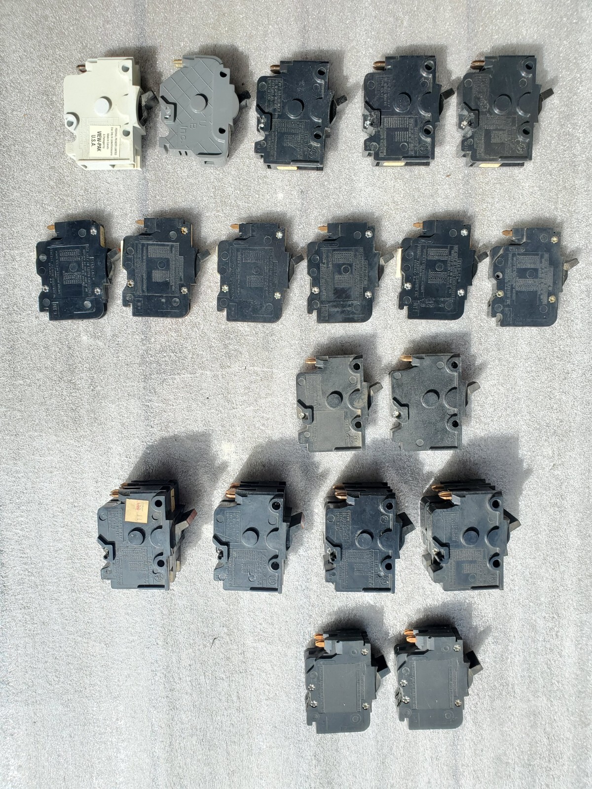 Lot of 20 Federal Pacific Electric Breakers Stab-Lok 50A 40A 30A 20A 15A